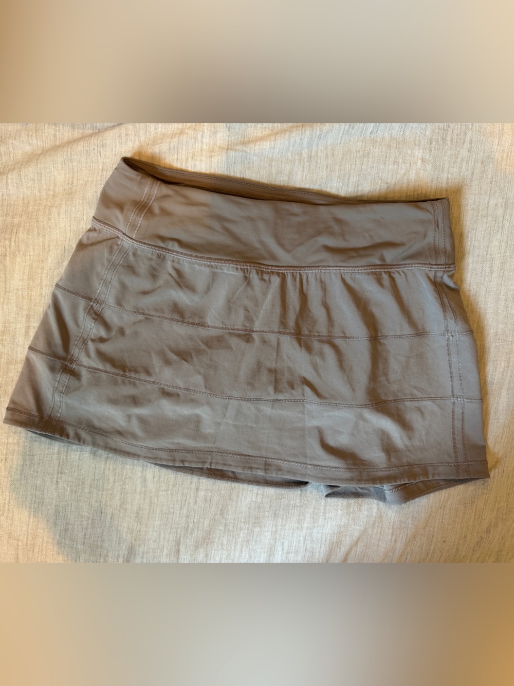 lululemon Women's Athletic Tennis Skort Skirt in Taupe Gray Size 4